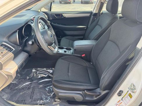 Used 2019 Subaru Outback 2.5i image 5