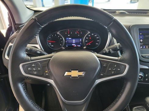 Used 2022 Chevrolet Equinox LT image 3