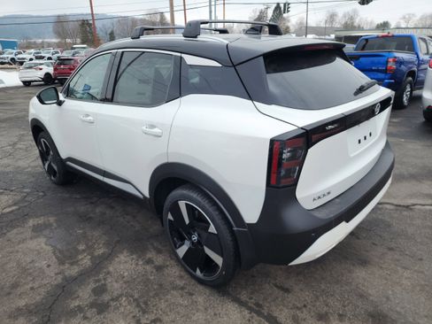 New 2026 Nissan Kicks SR w/ SR Premium Package image 6