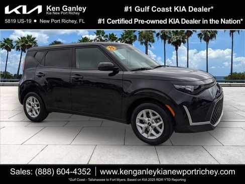 Certified 2025 Kia Soul LX image 1