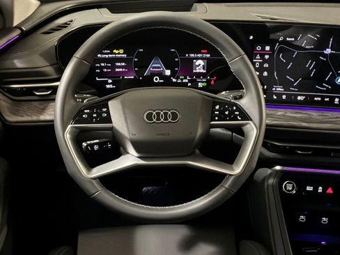 Used 2025 Audi Q5 Premium Plus w/ Premium Plus image 14