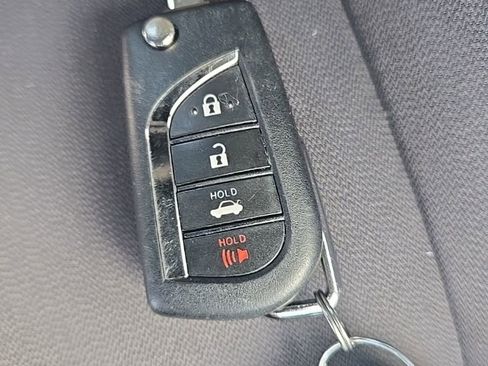 Used 2023 Toyota Camry LE image 33