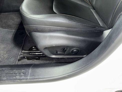 Used 2023 Jeep Compass Limited image 23