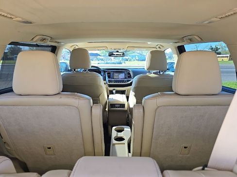 Used 2016 Toyota Highlander Limited image 29