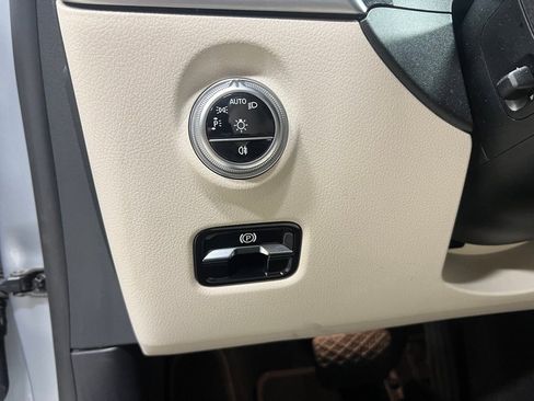 Used 2022 Mercedes-Benz C 300 4MATIC Sedan image 19