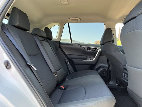 Used 2025 Toyota RAV4 LE AWD/4WD image 27