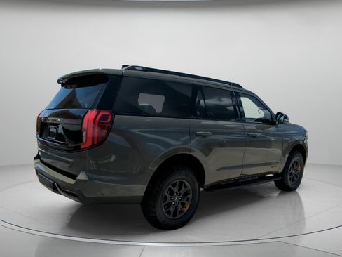 Used 2025 Ford Expedition Tremor AWD/4WD image 30