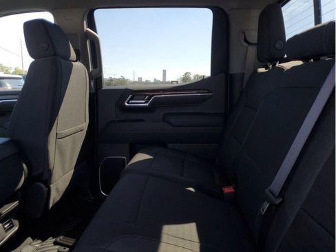 New 2026 GMC Sierra 1500 SLE image 10