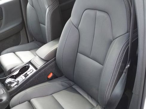 Used 2026 Volvo XC40 B5 Plus AWD/4WD image 16