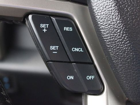 Used 2022 Ford F250 Lariat w/ Lariat Value Package AWD/4WD image 25