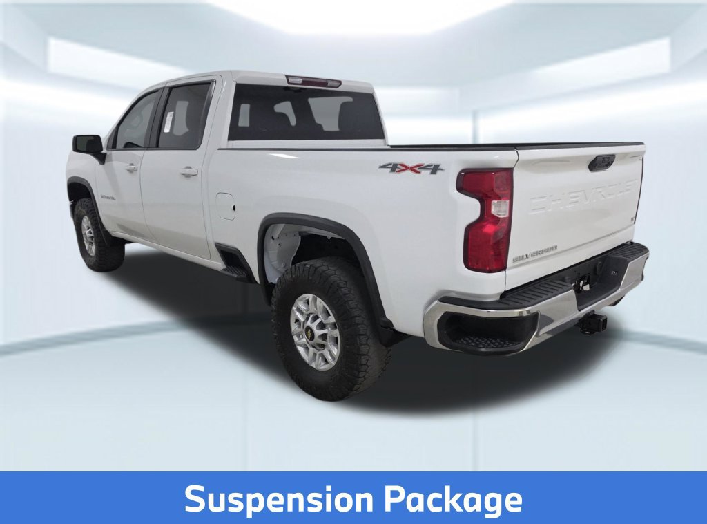 Used 2024 Chevrolet Silverado 2500 LT AWD/4WD image 4