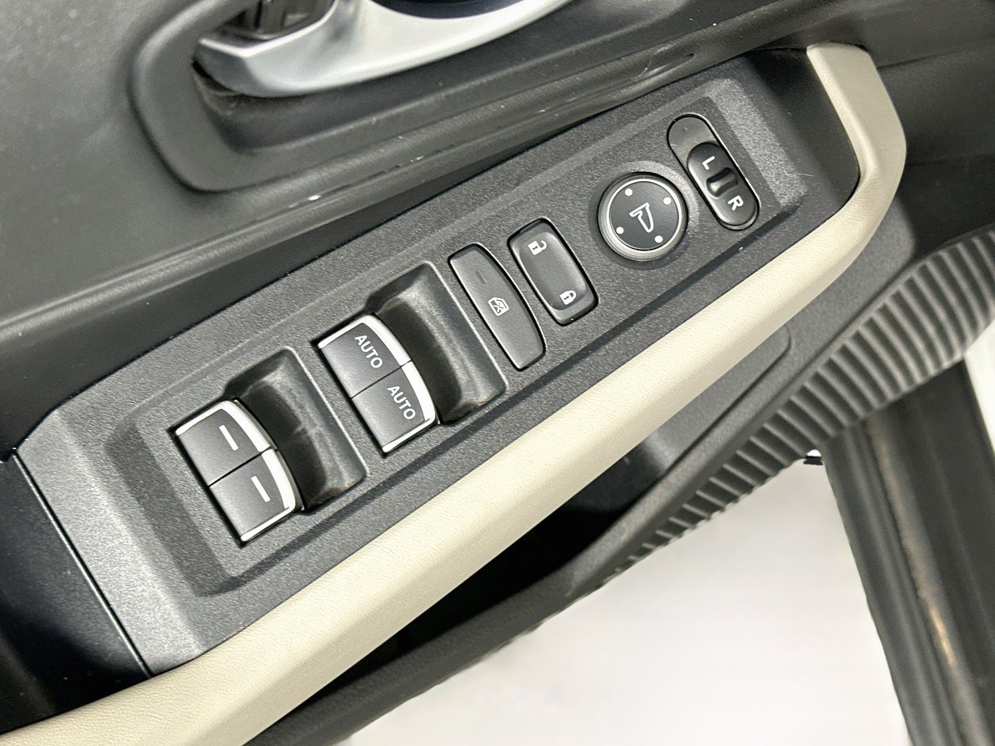 Used 2025 Honda Accord SE image 15