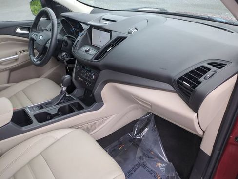 Used 2017 Ford Escape SE w/ SE Leather Comfort Package FWD image 33