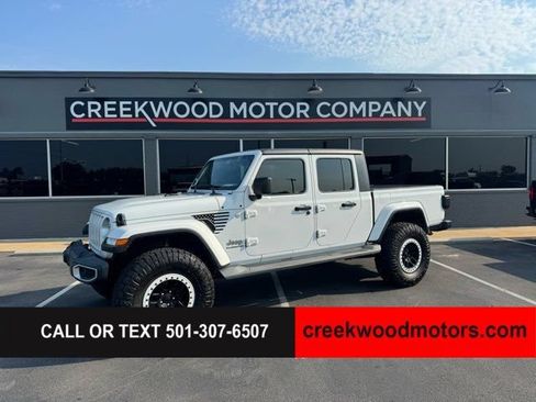 Used 2020 Jeep Gladiator Overland w/ Safety Group AWD/4WD image 1