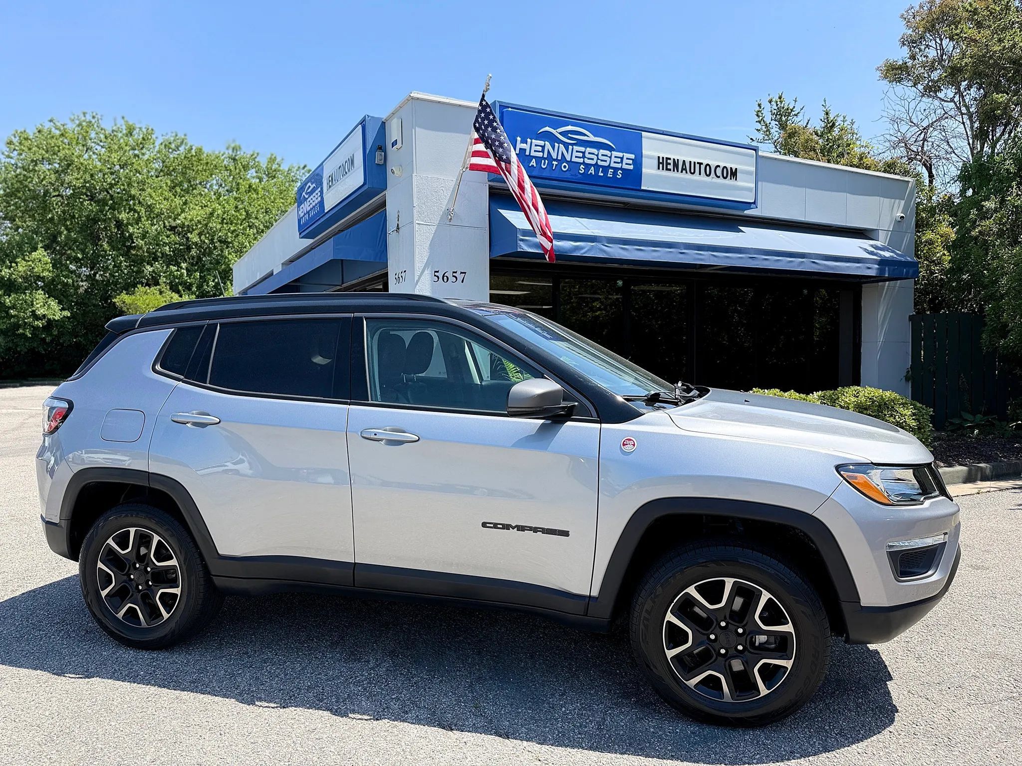 Used 2019 Jeep Compass Trailhawk w/ Cold Weather Group AWD/4WD image 12
