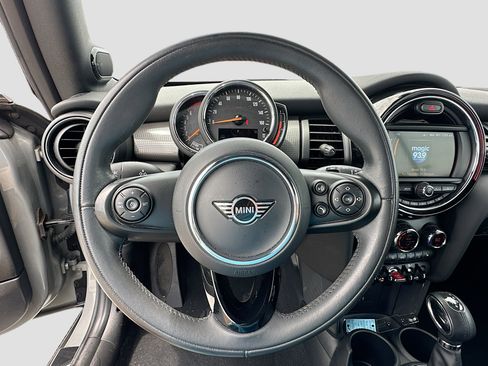 Used 2019 MINI Cooper Convertible w/ Premium Package FWD image 11