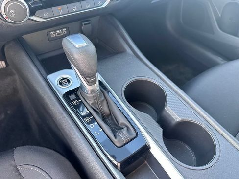 Used 2025 Nissan Altima 2.5 SV FWD image 15