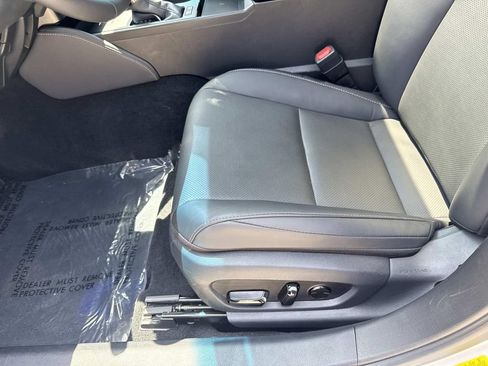 Used 2025 Lexus ES 300h w/ Premium Package FWD image 16