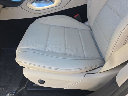 Used 2023 Mercedes-Benz GLE 450 4MATIC image 16