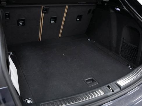 Certified 2023 Porsche Macan image 30