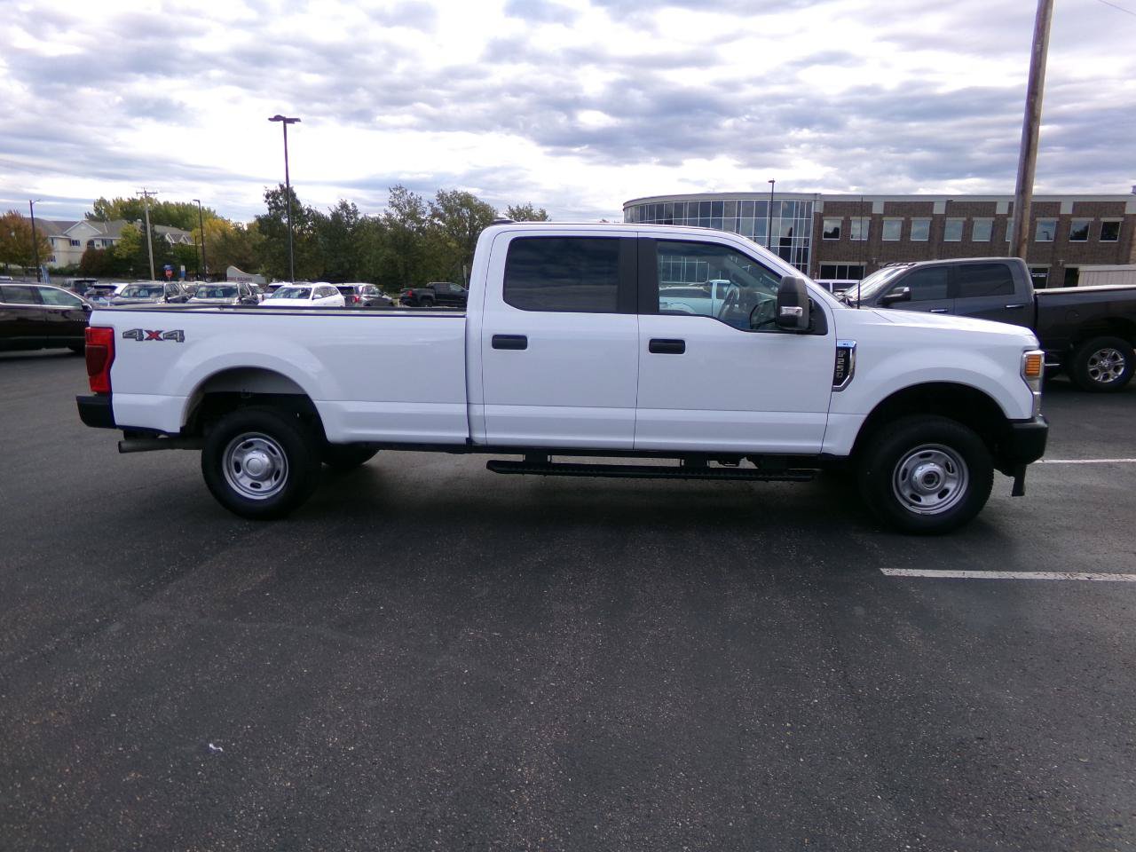 Used 2022 Ford F250 XL w/ Power Equipment Group AWD/4WD image 2