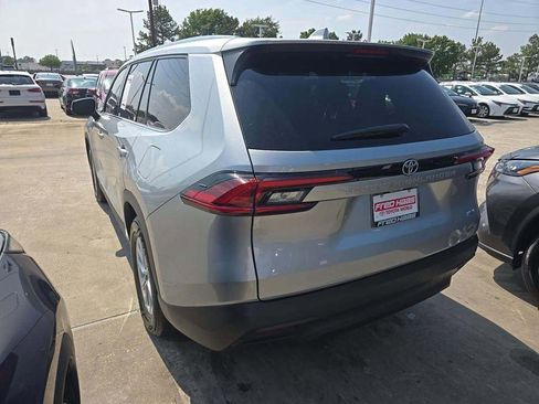Used 2025 Toyota Grand Highlander FWD image 3