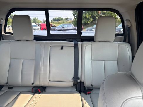 Used 2021 Nissan Titan SL w/ Moonroof Package AWD/4WD image 20