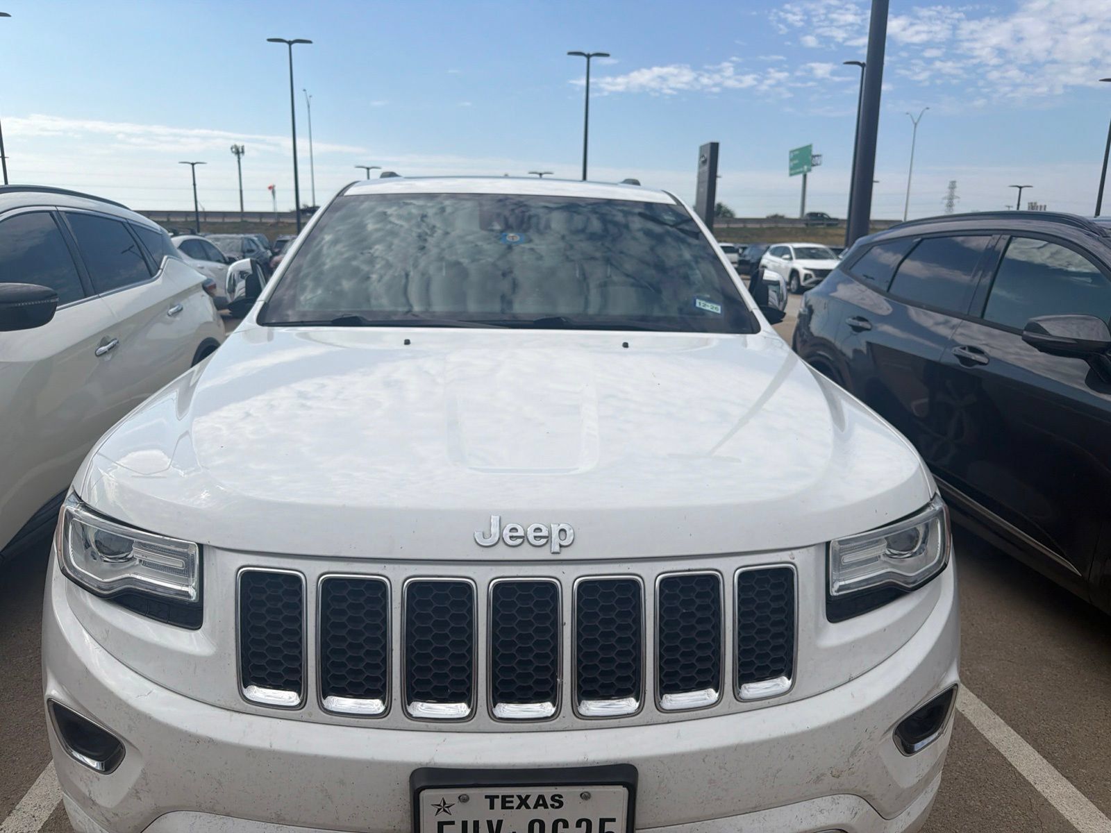 Used 2015 Jeep Grand Cherokee Overland w/ Advanced Technology Group RWD image 2