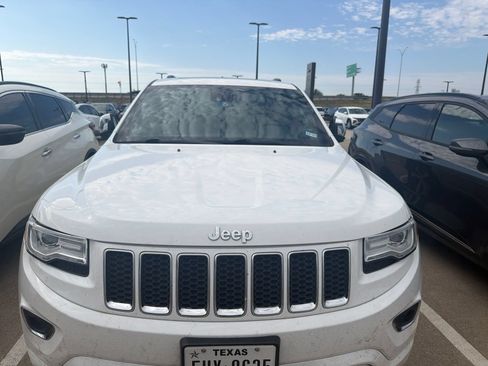 Used 2015 Jeep Grand Cherokee Overland w/ Advanced Technology Group RWD image 2