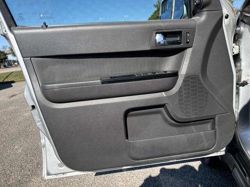 Used 2012 Ford Escape Limited image 19