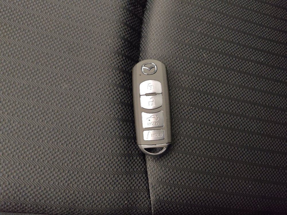 Used 2015 MAZDA MAZDA3 i Sport FWD image 32