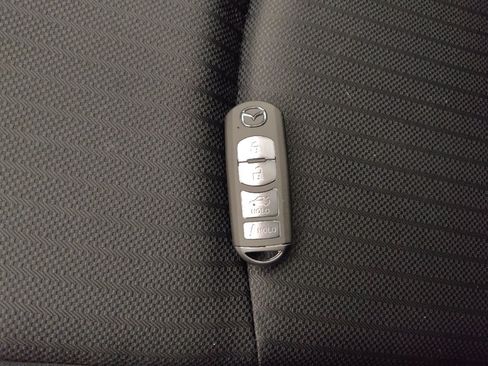 Used 2015 MAZDA MAZDA3 i Sport FWD image 32