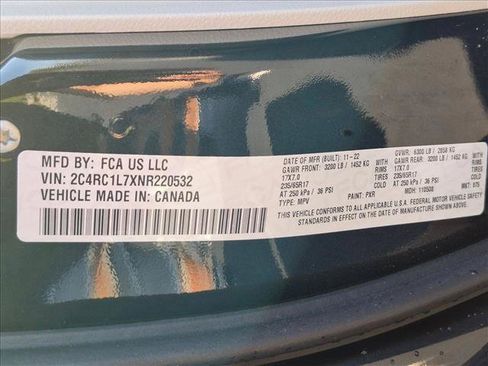 Used 2022 Chrysler Pacifica Touring-L FWD image 25