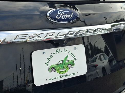 Used 2016 Ford Explorer XLT w/ Equipment Group 202A AWD/4WD image 32
