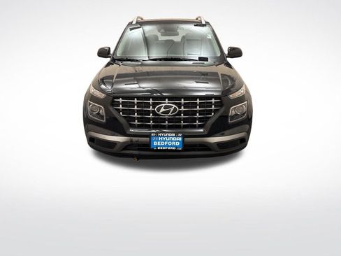 Used 2020 Hyundai Venue SEL FWD image 2