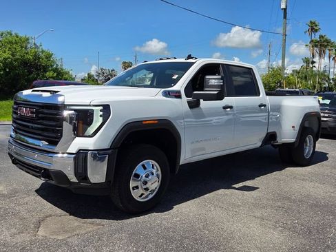 Used 2026 GMC Sierra 3500 Pro w/ 1SA Pro Safety Plus Package AWD/4WD image 3