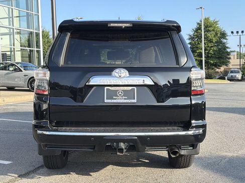 Used 2024 Toyota 4Runner Limited AWD/4WD image 4