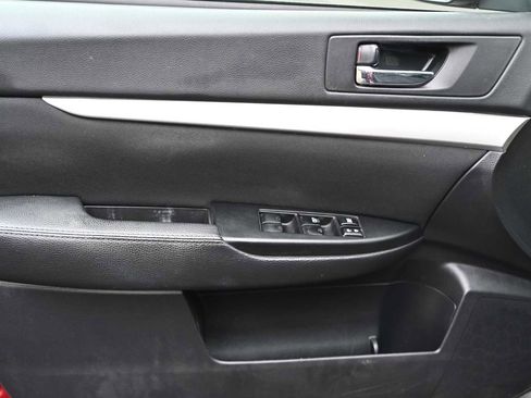 Used 2012 Subaru Outback 2.5i Premium AWD/4WD image 11