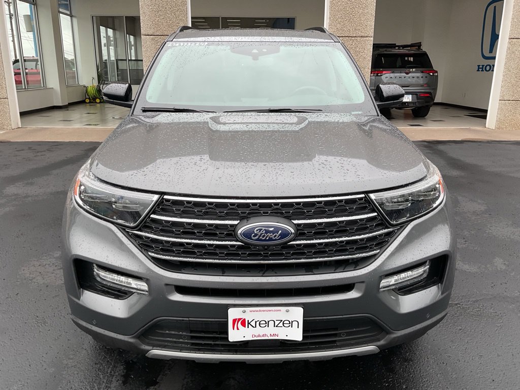 Used 2024 Ford Explorer XLT w/ Equipment Group 202A AWD/4WD image 2