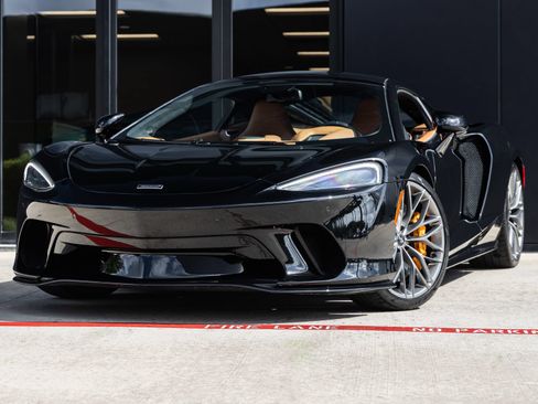 Used 2023 McLaren GT RWD image 1