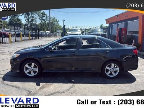 Used 2012 Toyota Camry SE FWD image 4
