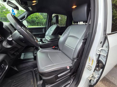 Used 2024 RAM 3500 Tradesman w/ Chrome Appearance Group AWD/4WD image 12