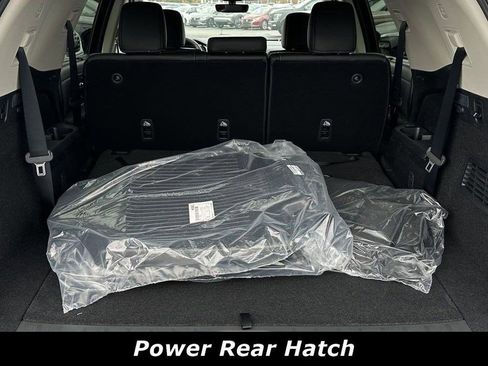 Used 2025 Nissan Pathfinder SL AWD/4WD image 12