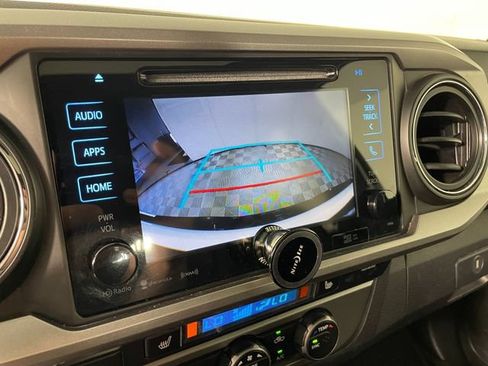 Used 2019 Toyota Tacoma Limited AWD/4WD image 9