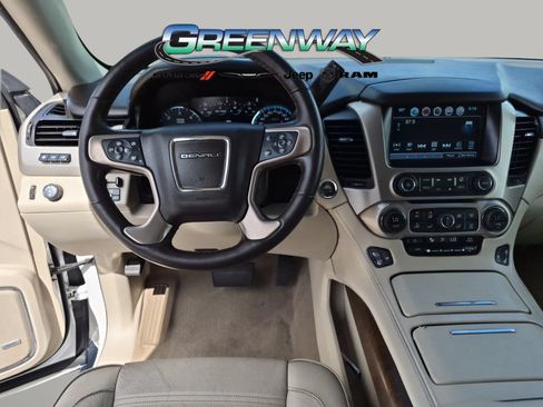 Used 2019 GMC Yukon XL Denali w/ Denali Ultimate Package RWD image 9