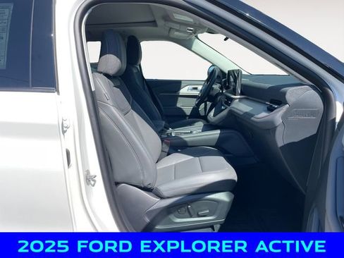 New 2025 Ford Explorer Active w/ Active Comfort Package AWD/4WD image 15