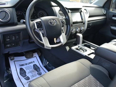 Used 2018 Toyota Tundra SR5 w/ TRD Off Road Package image 10