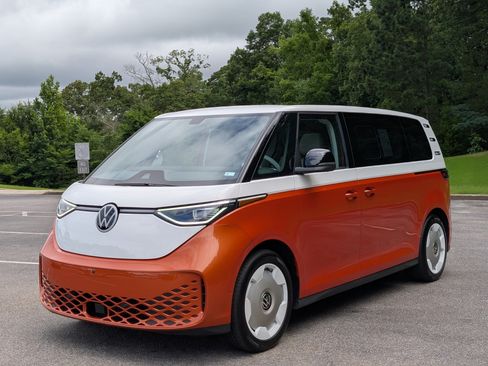 Used 2025 Volkswagen ID. Buzz 1st Edition RWD image 5