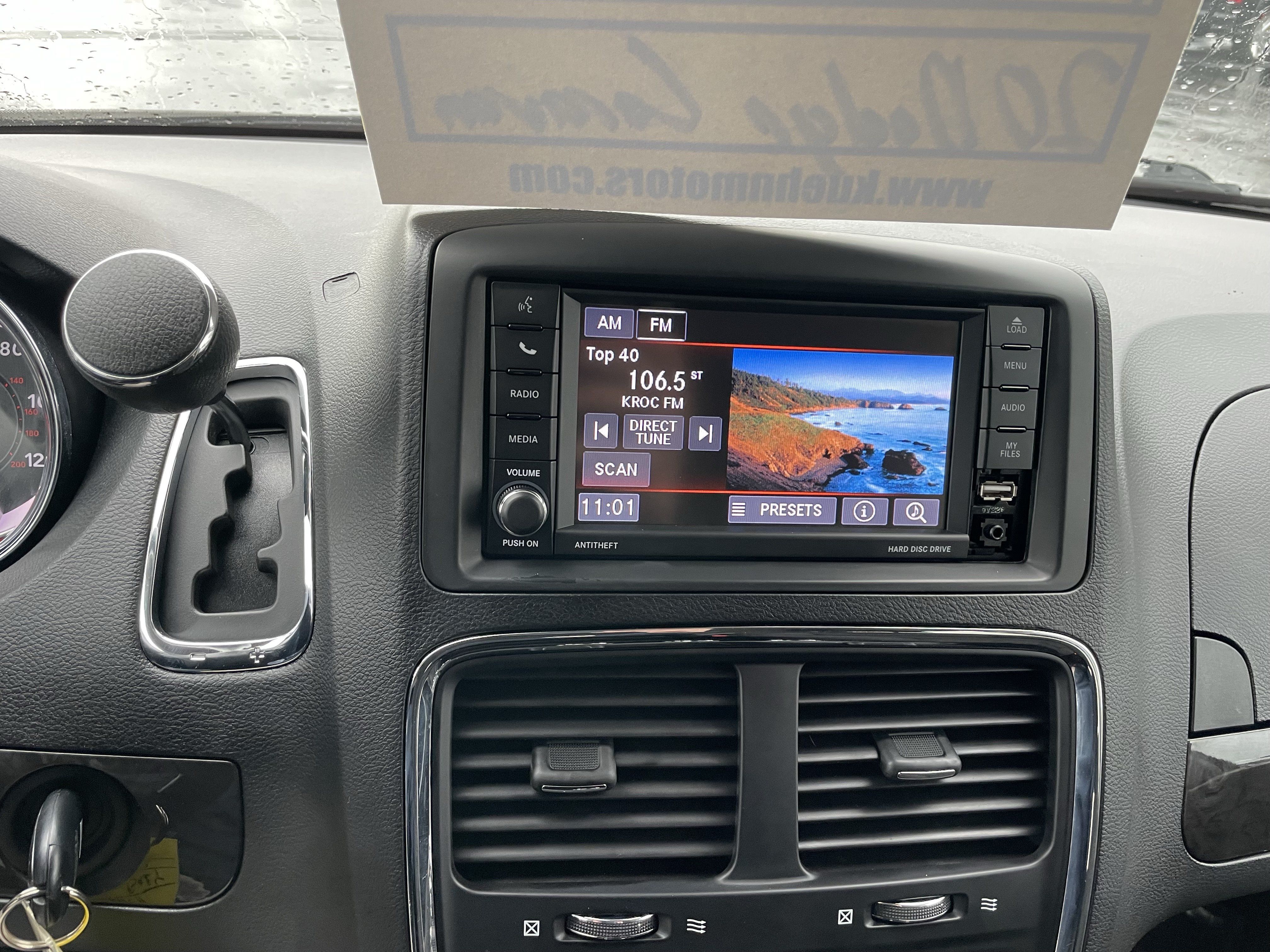 Used 2020 Dodge Grand Caravan SE FWD image 19