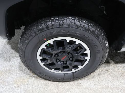 Used 2024 Toyota Tacoma TRD Off-Road image 8
